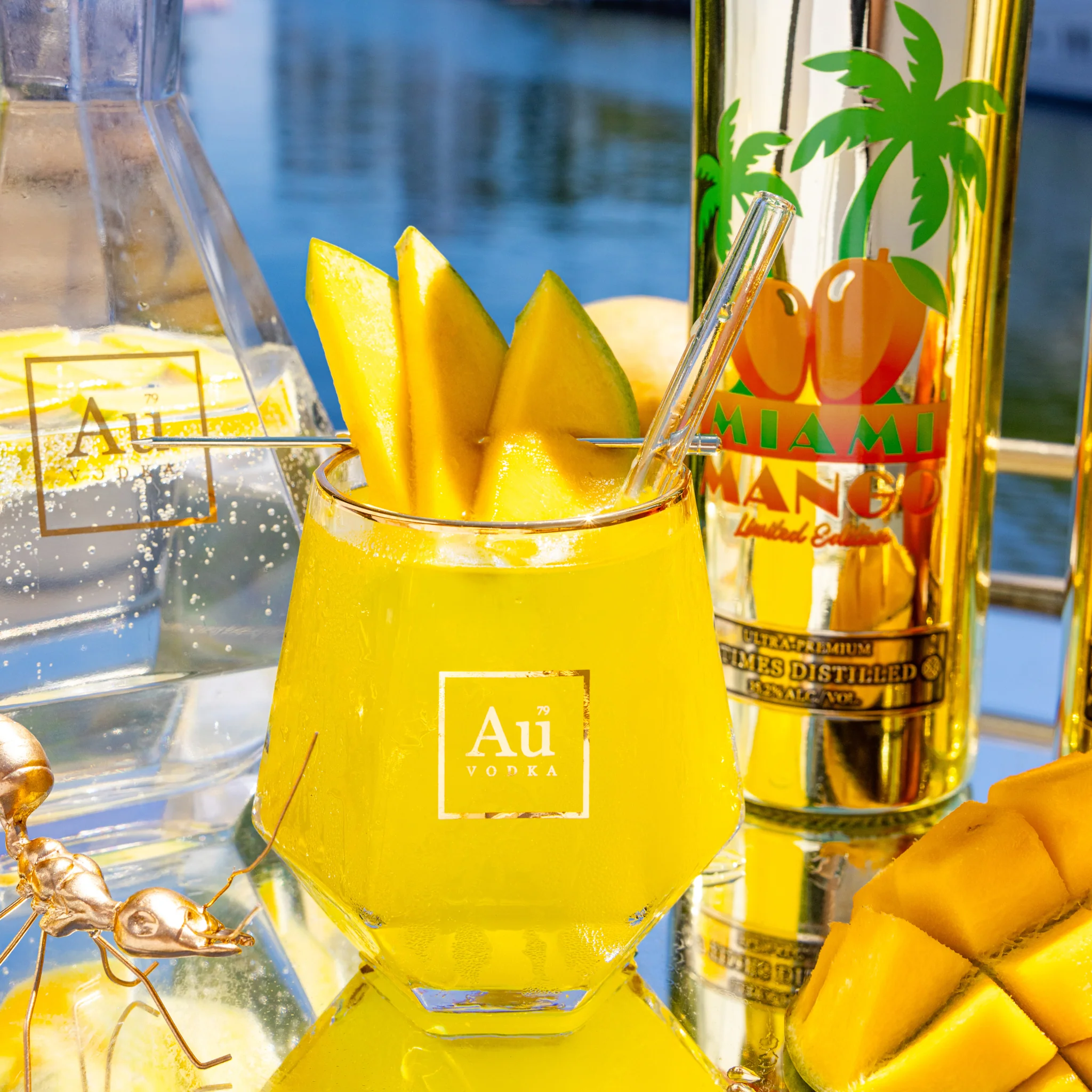 Au Vodka Miami Mango 70cl - Image 7